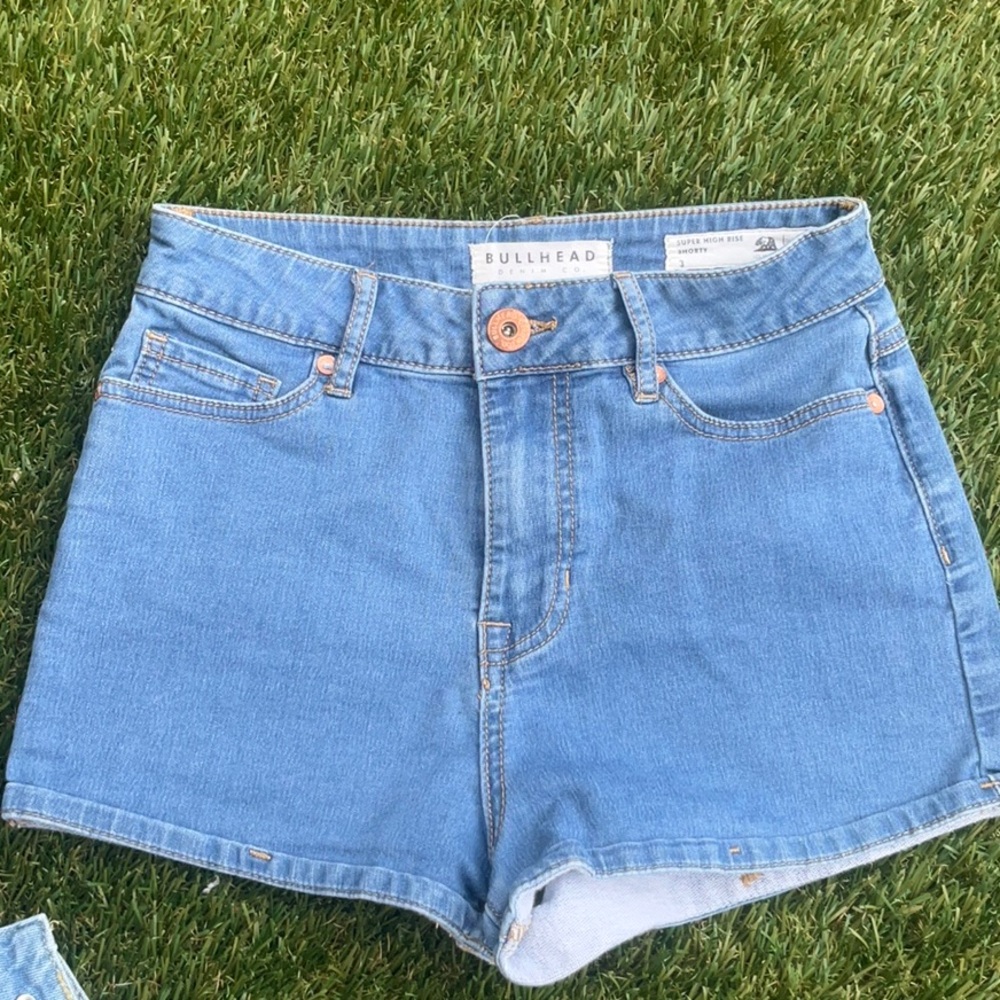Bullhead Women's Light Blue Jean Shorts